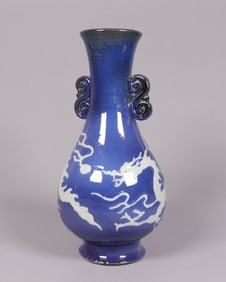 Chinese fine dragon vase