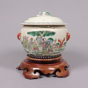 Chinese fine lidded pot