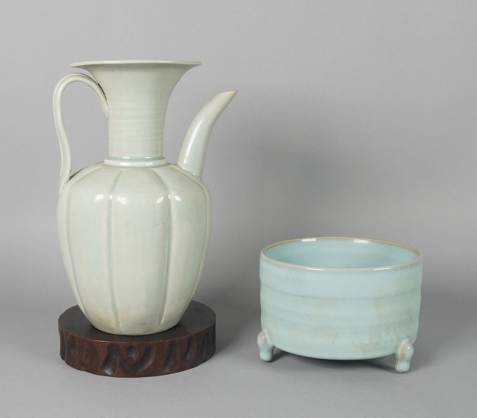 Lots Chinese fine ceramics: Lots Chinese fine ceramics. Largest H: 8.5" x W: 5.5."
