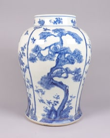 Chinese large b/w vase