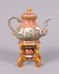 Chinese fine porcelain teapot