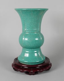 Chinese fine green vase