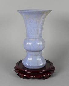Chinese fine purple vase