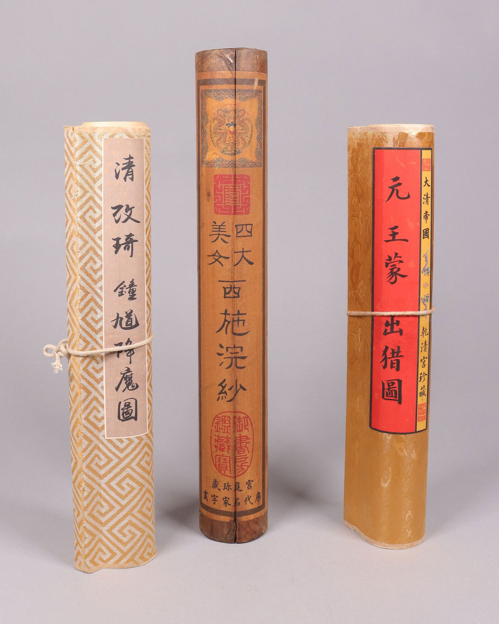 Lots Chinese scrolls: Lots Chinese scrolls.