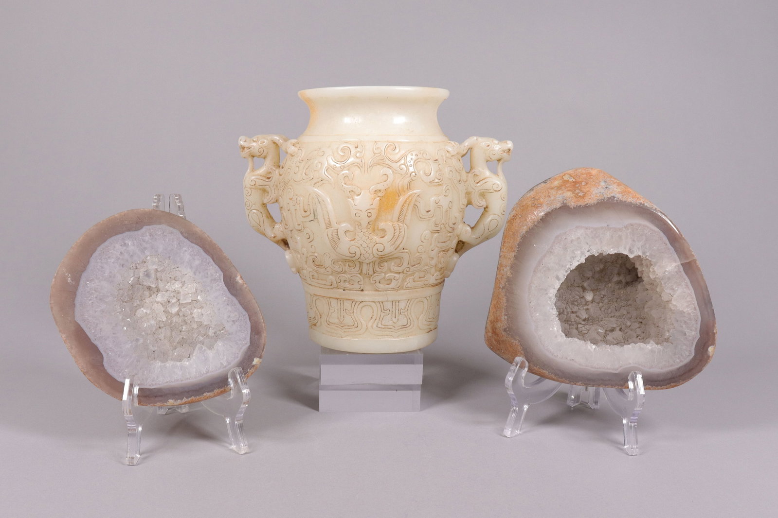 Lots geodes and vessel: Lots geodes boulder and a carved vessel.