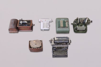 Old vintage type writers and machines
