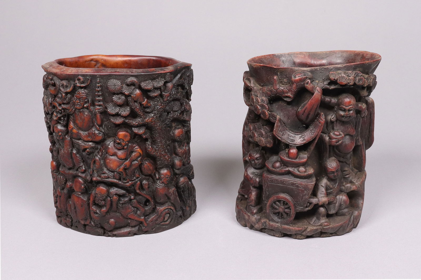 Lots Chinese antique brush pot: Lots Chinese antique brush pot. From an estate. H: 5.25" x W: 4.75."