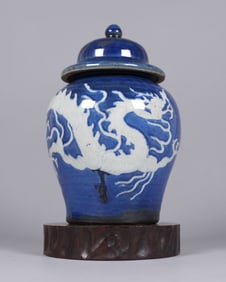 Chinese fine dragon lidded jar