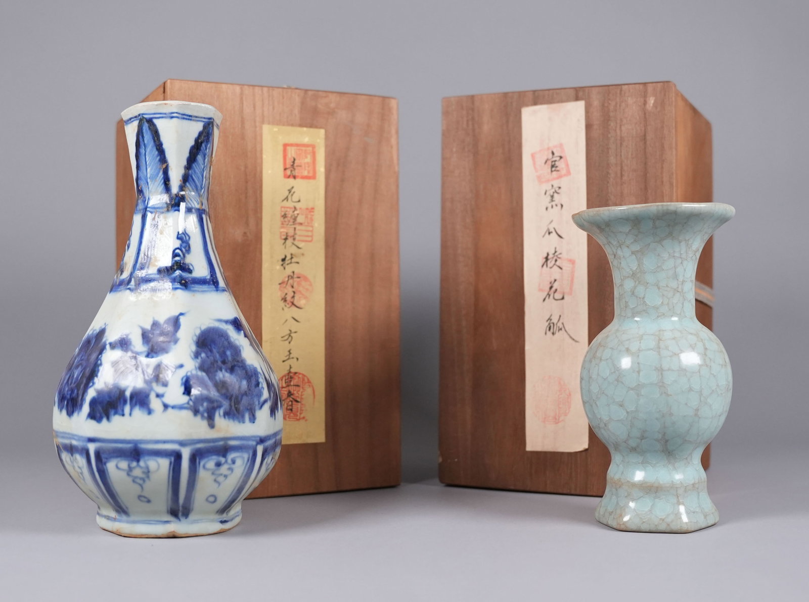 Lots Chinese fine vase with box: Lots Chinese fine vase with wooden box. Largest H: 9.7" x W: 5."