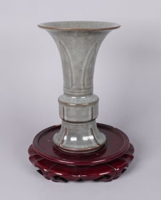 Chinese crackled vase