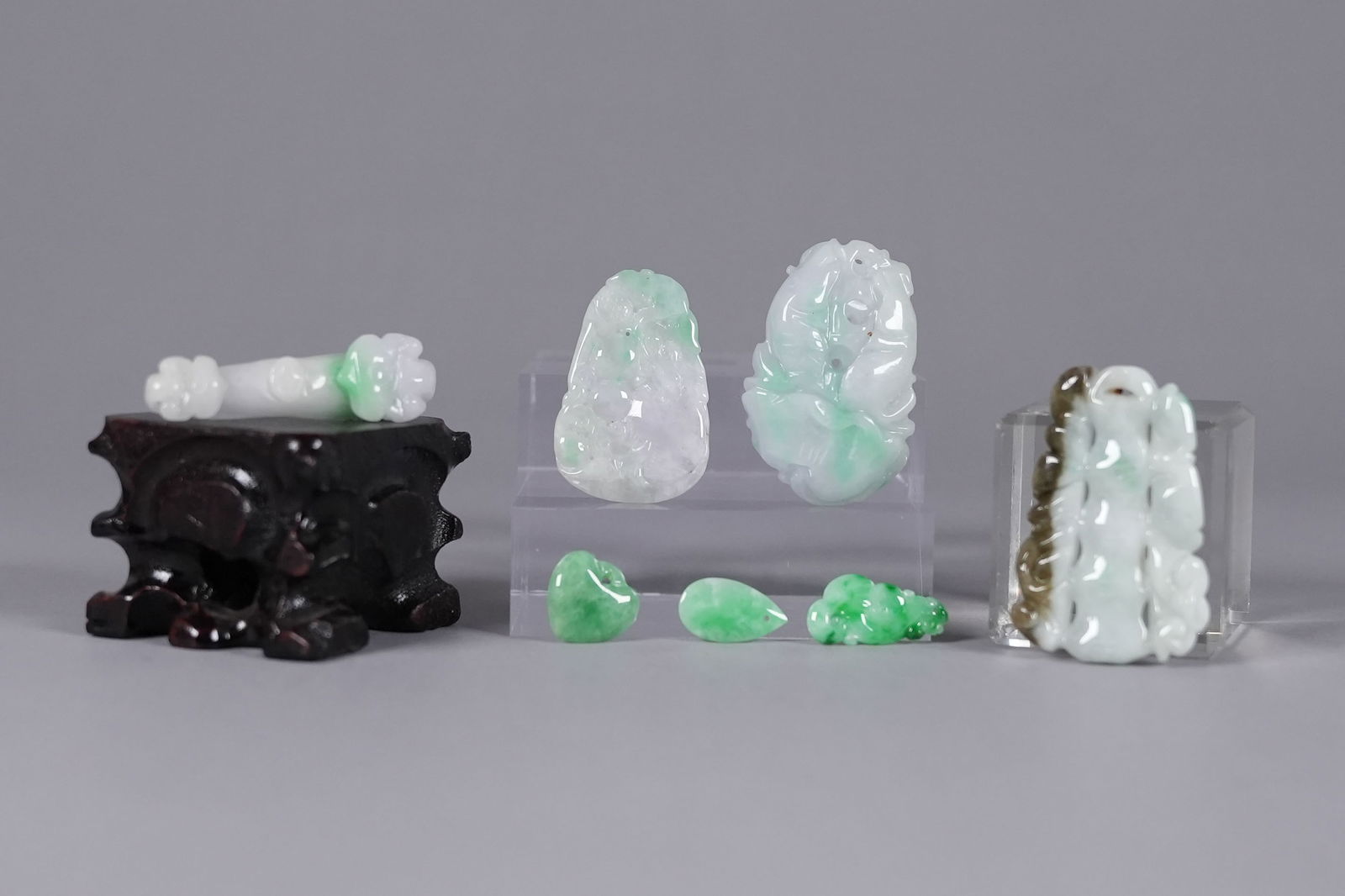 Lots Chinese jadeite carvings: Lots Chinese fine jadeite carvings.