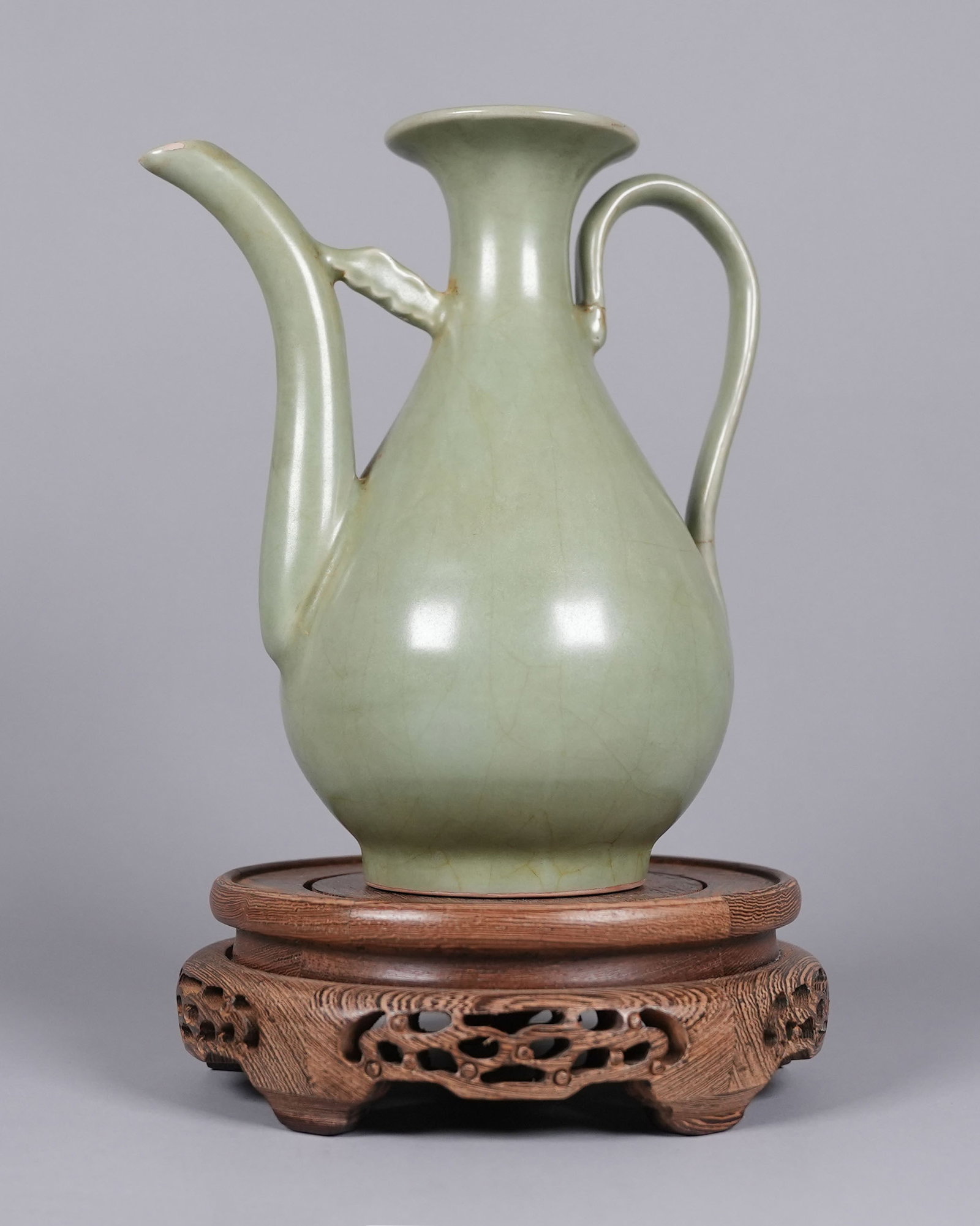 Chinese fine handled wine pot: Chinese fine handled wine pot. H: 8.4" x W: 7.2."