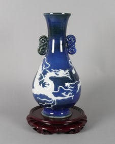 Chinese fine dragon vase