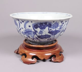 Chinese fine foliated b/w bowl