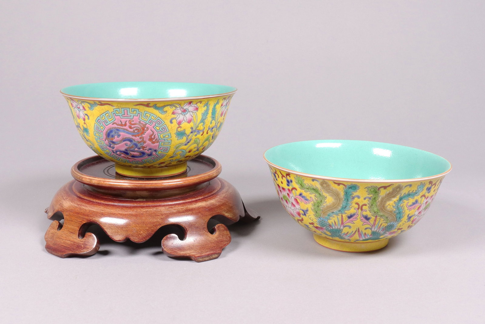 Lots Chinese yellow bowls: Lots Chinese fine yellow bowls. H: 2.5" x W: 6."