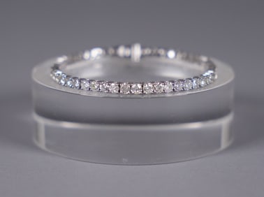 18 kt w/g diamonds bracelet 7.90 carats