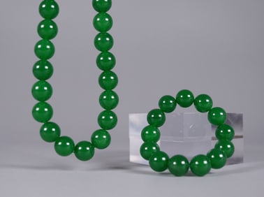 Chinese fine apple green necklace