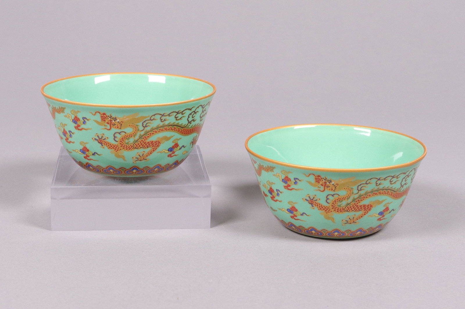 Lots Chinese fancy cups: Lots Chinese fine fancy cups. H: 1.5" x W: 3.25."