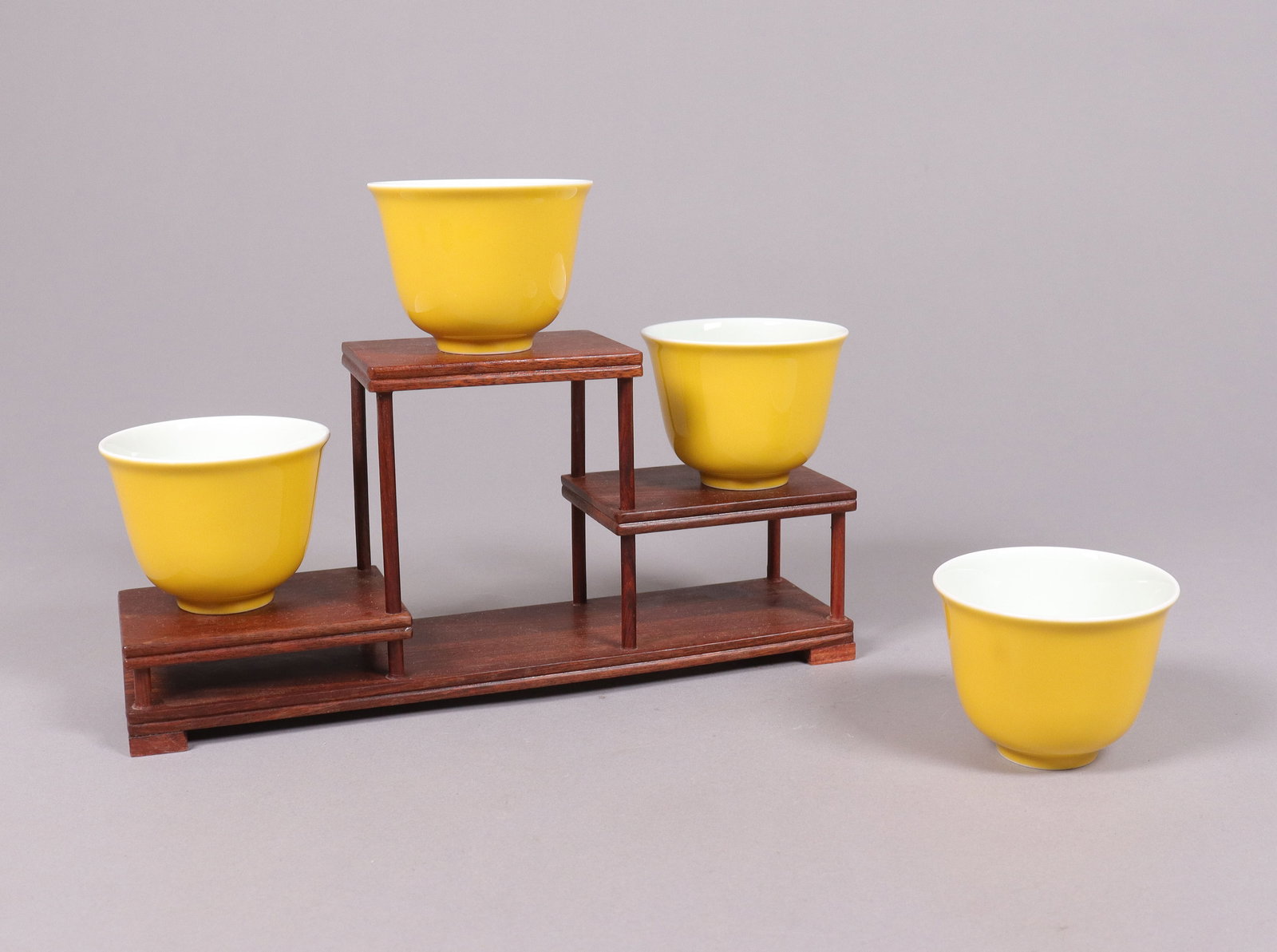Lots Chinese yellow cups: Lots Chinese fine yellow cups. H: 2.1" x W: 2.65."