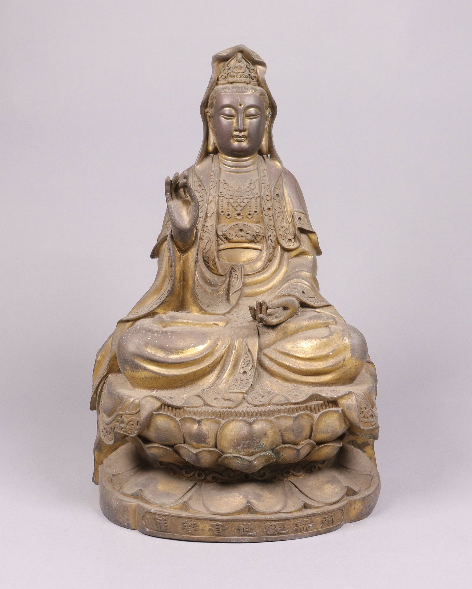 Chinese carved buddha statue: Chinese carved buddha statue. Heavy in weight.
