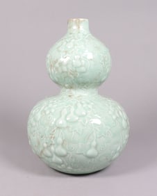 Chinese fine celadon gourd vase