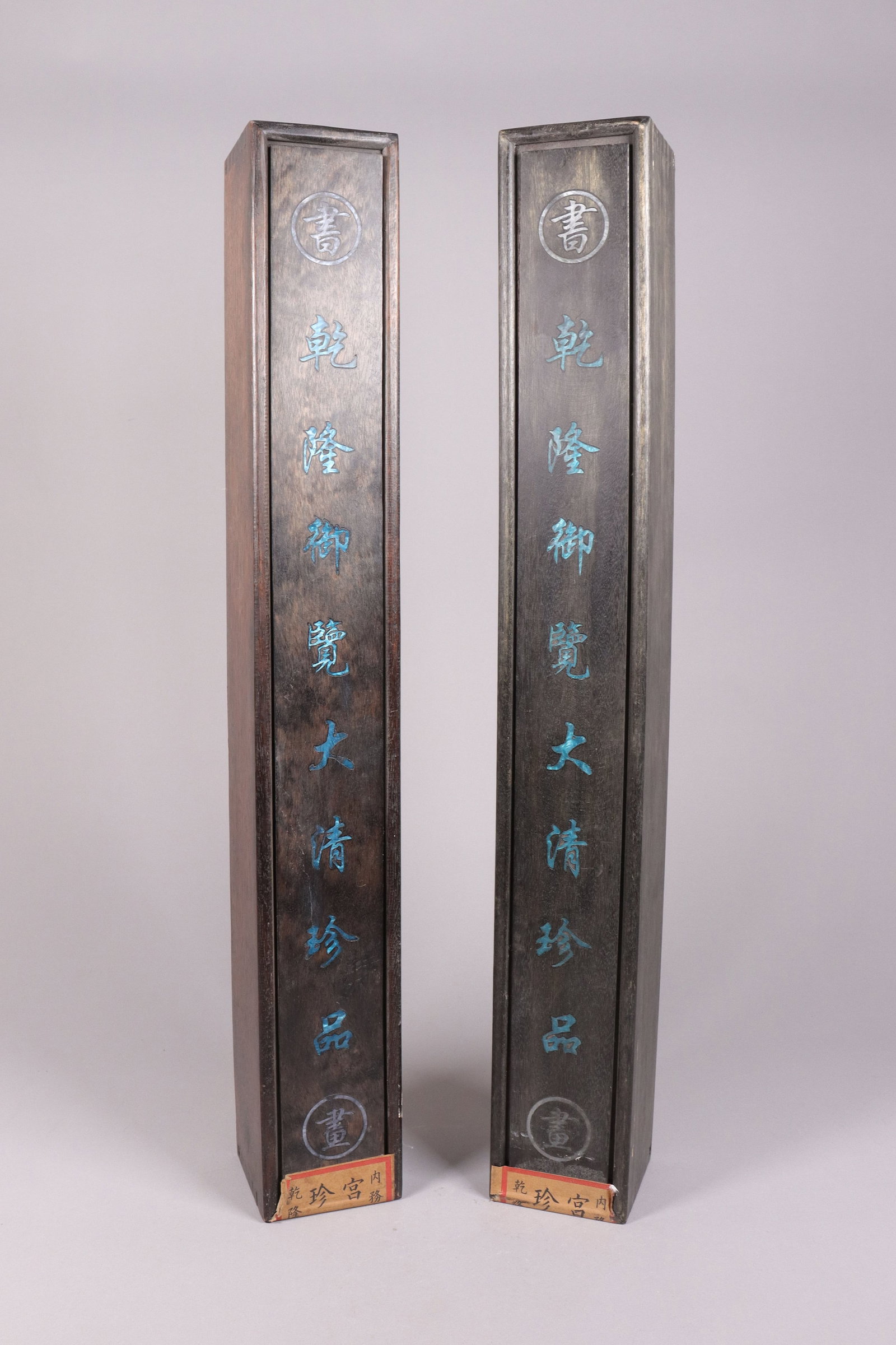 Lots Chinese fine scrolls in box: Lots Chinese fine scrolls in box.