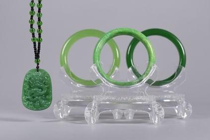 Lots Chinese apple green items