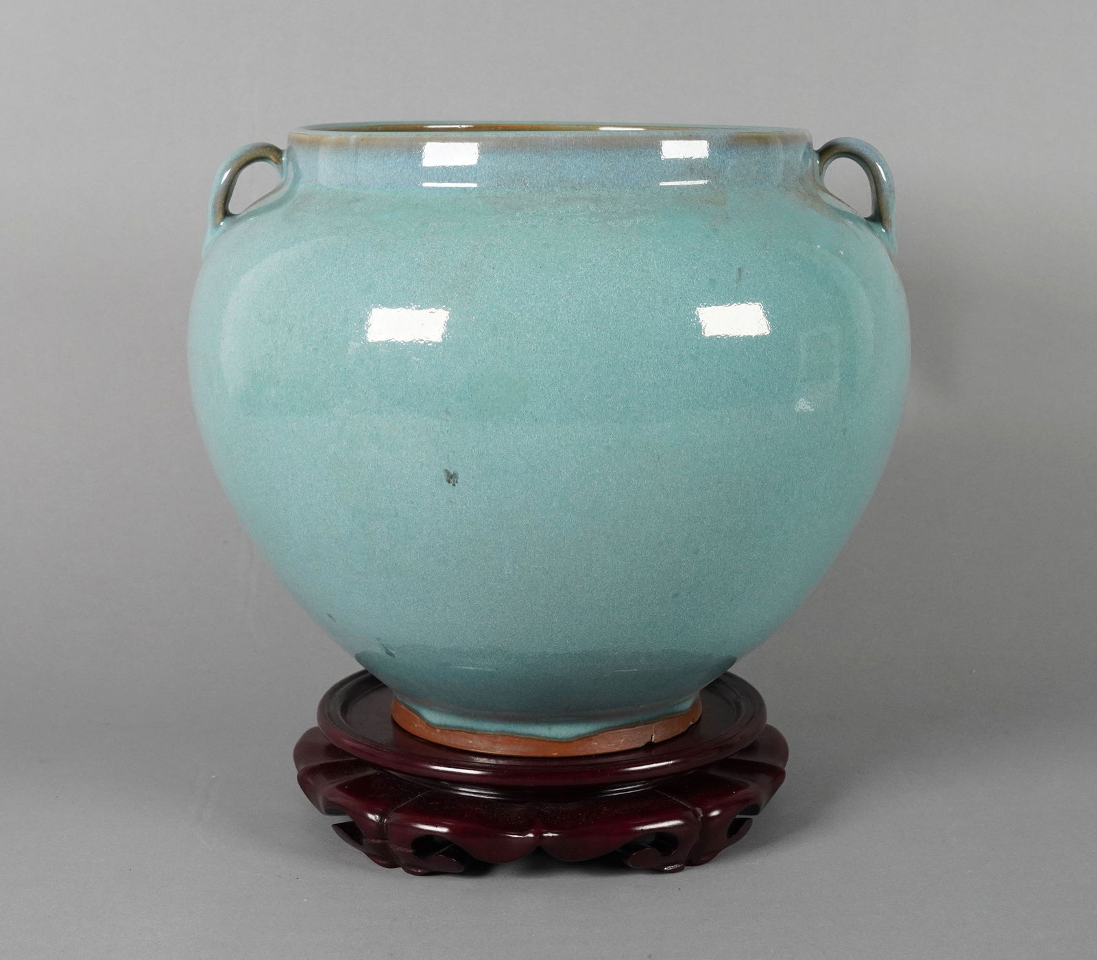 Chinese large handled pot: Chinese large fine handled pot. H: 8.8" x W: 9.8."