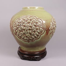 Chinese fine large pottery jar