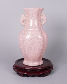 Chinese fine crackled vase