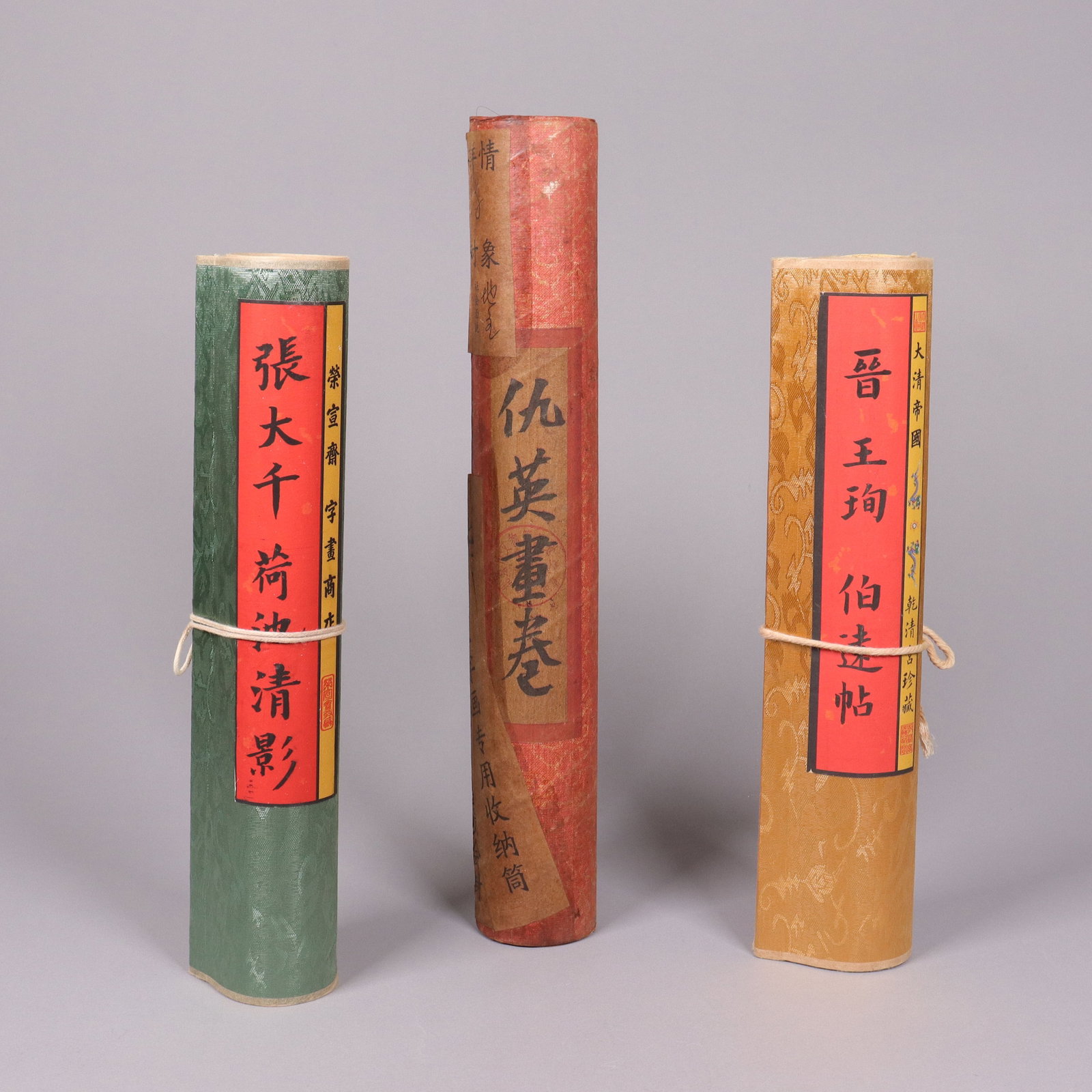 Lots Chinese fine scrolls: Lots Chinese fine scrolls.