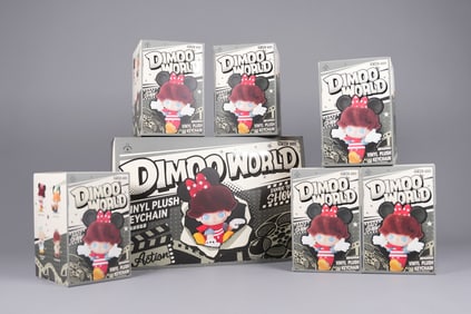 Box full Dimoo World Pop Mart