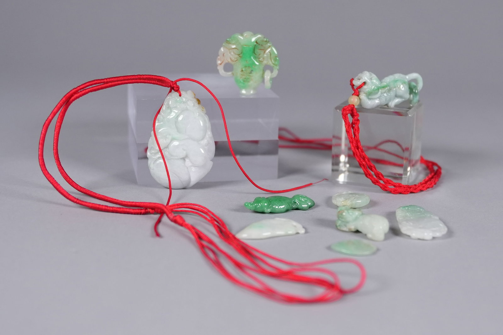 Lots Chinese jadeites: Lots Chinese jadeites.
