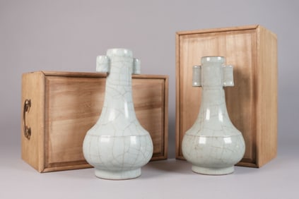 2 Chinese celadon vase with box