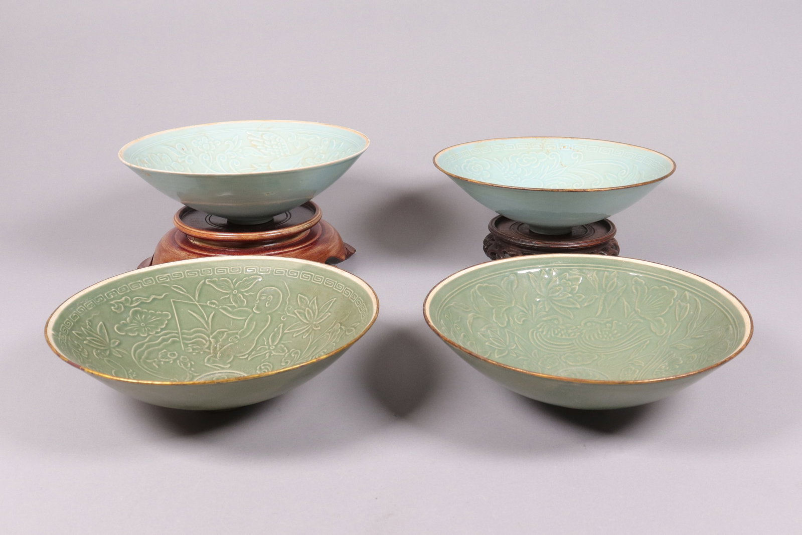 Lots Chinese fine bowls: Lots Chinese fine bowls, largest H: 2.5" x W: 8.25."