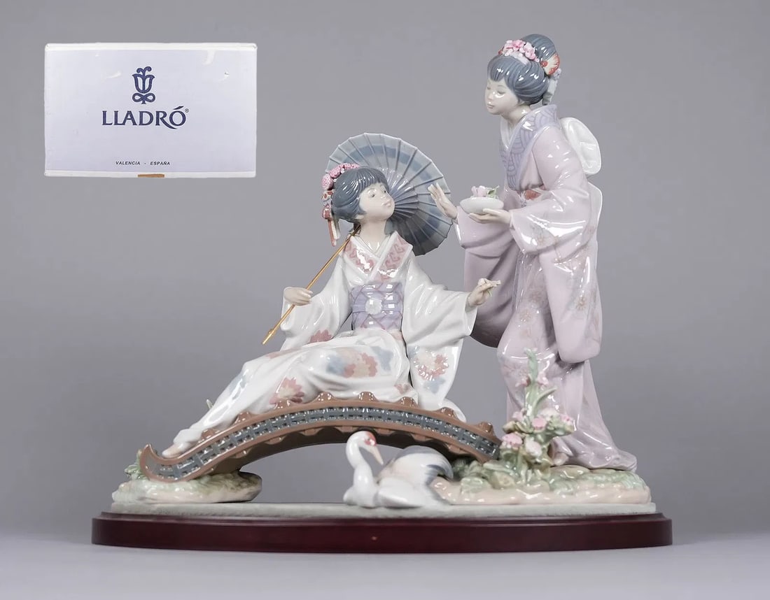 Lladro Springtime in Japan figurine (1 of 10)
