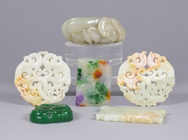 Lots Chinese carvings