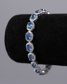 Platinum sapphire diamond bracelet 14.20 carats