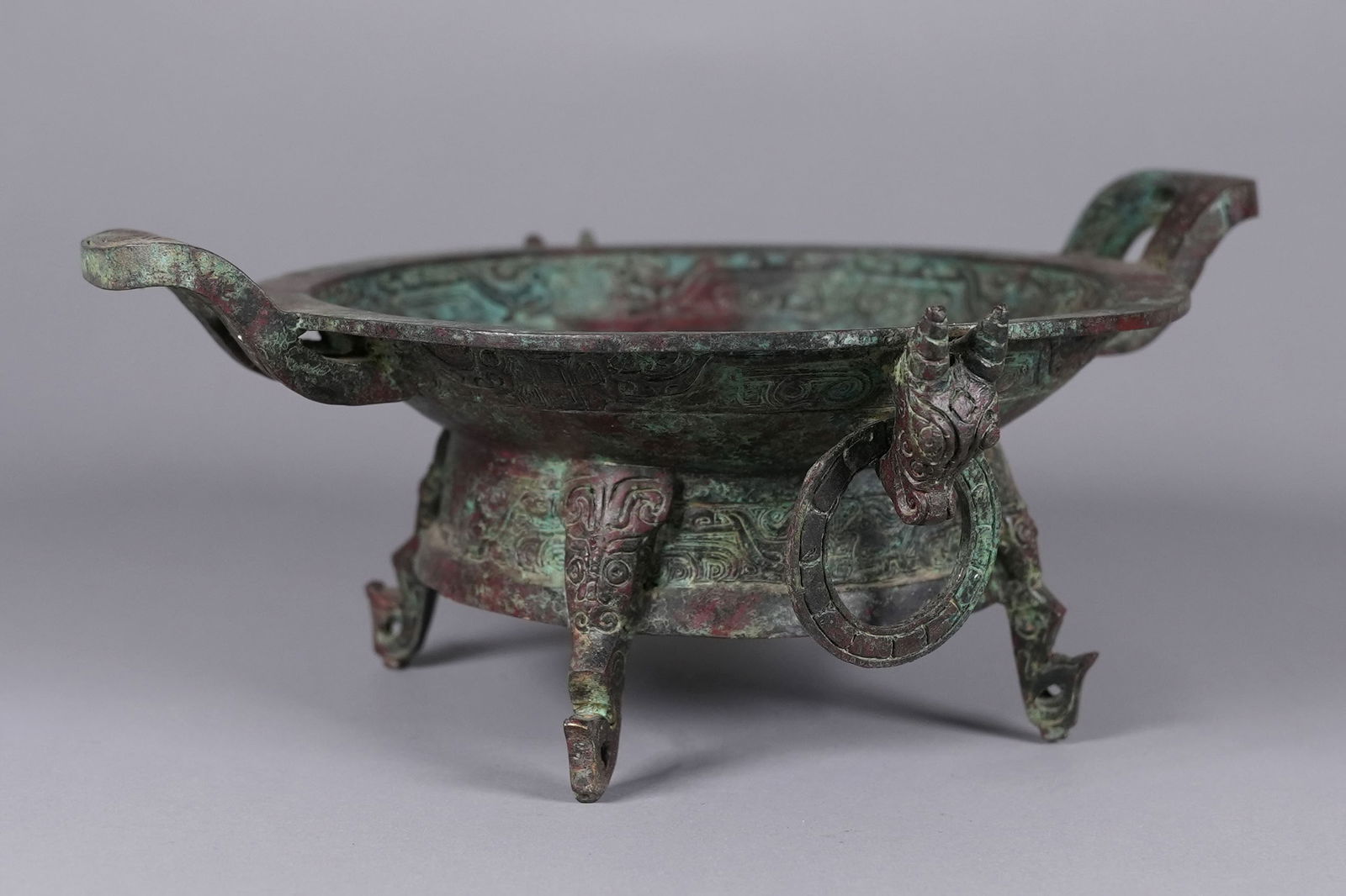 Chinese fine bronze vessel (1 of 7)