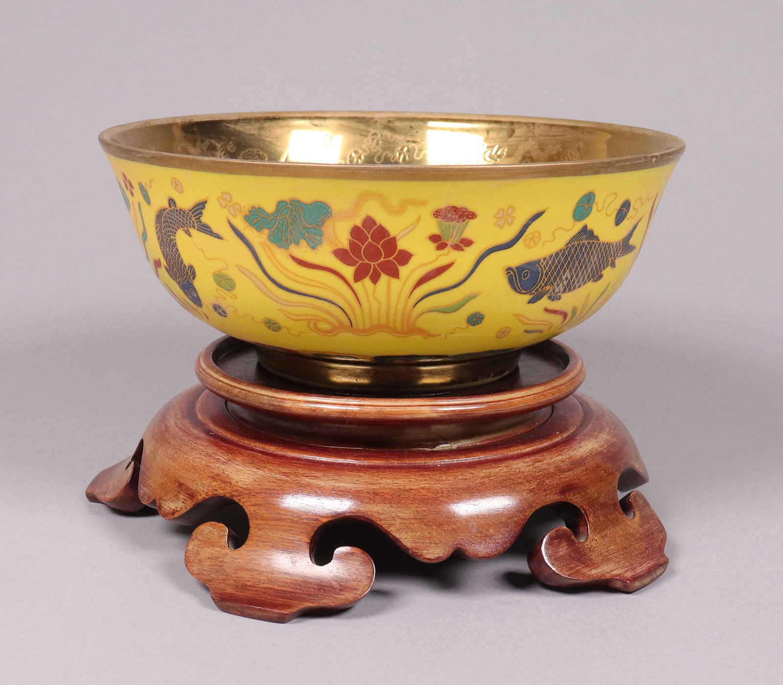 Chinese fine fancy bowl: Chinese fine fancy bowl. H: 3.1" x W: 7.5."
