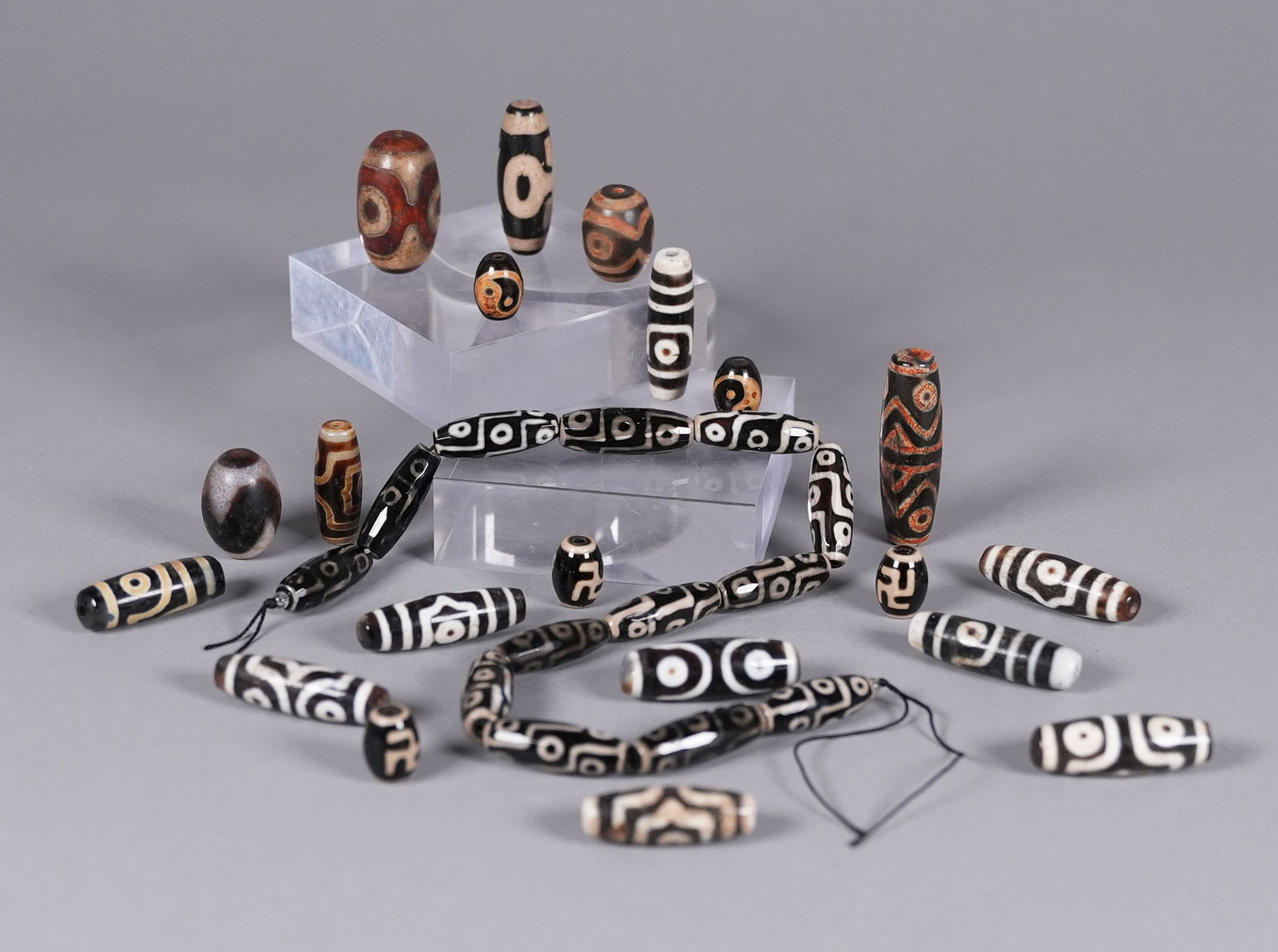 Lots Tibetan dzi beads (1 of 7)