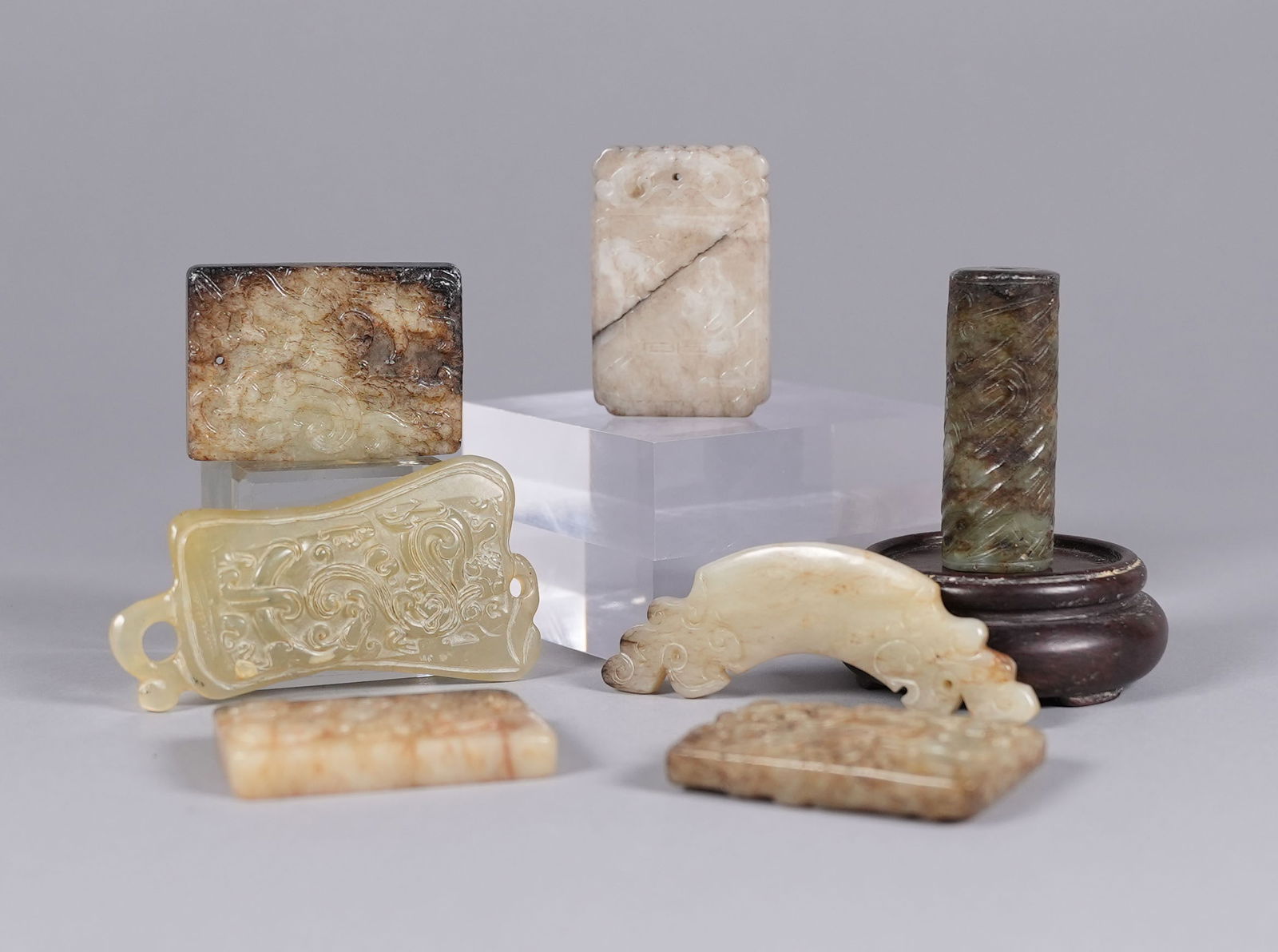 Lots Chinese estate jade carvings (1 of 7)