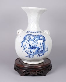 Chinese crackled b/w vase