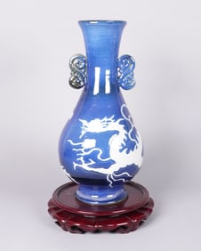 Chinese fine dragon vase
