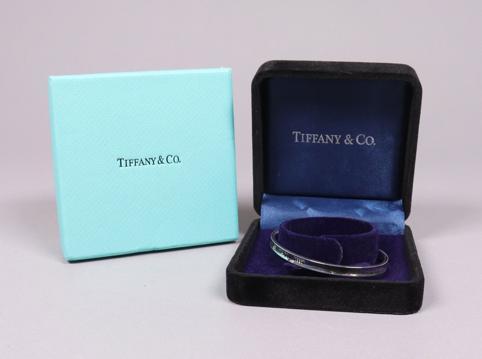 Tiffany & Co bangle with box (1 of 6)