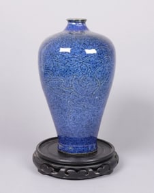 Chinese fine blue vase