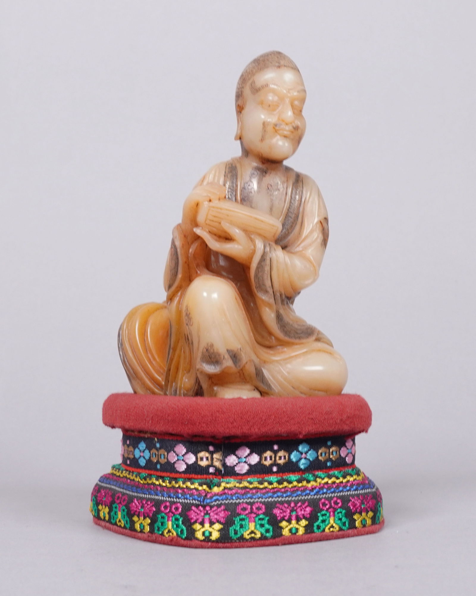 Chinese fine stone carved deity (1 of 7)