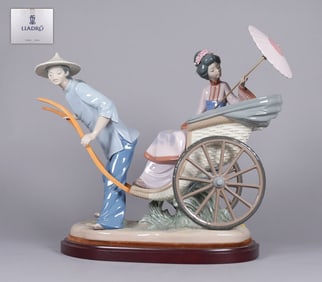 A large Lladro figurine with box