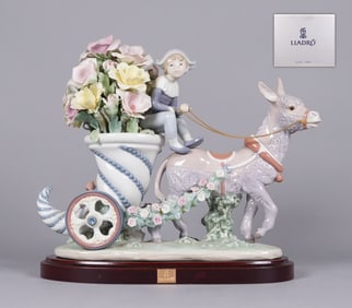 A fine Lladro figurine with box
