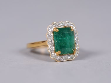 14 kt gold emerald diamond ring US 6.75
